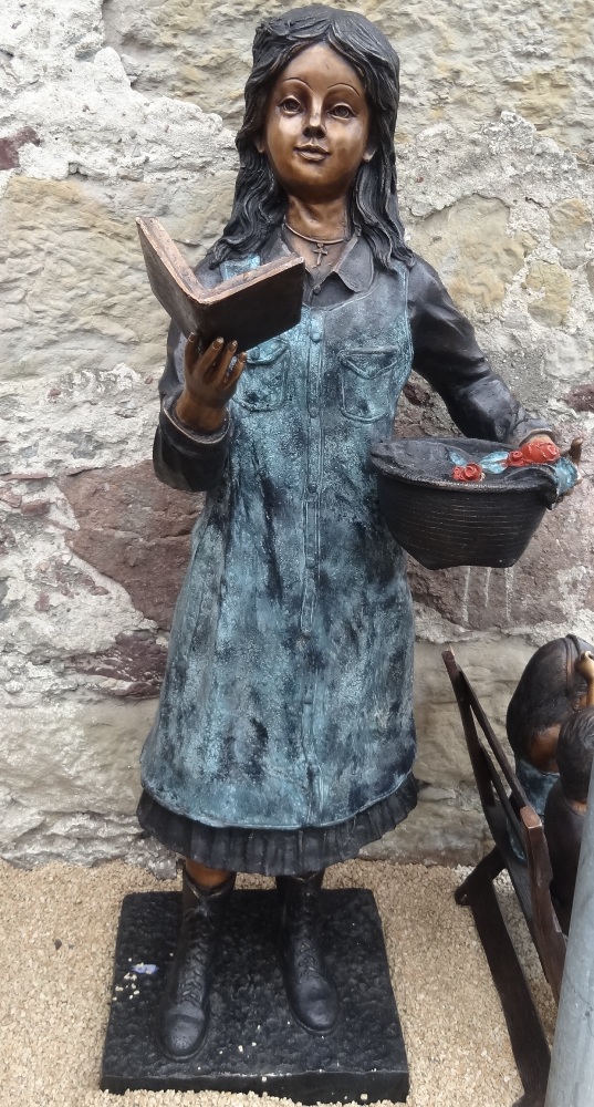 Bronzeskulptur Frau / verkauft