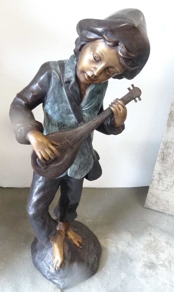 Bronzefigur Gitarrenspieler