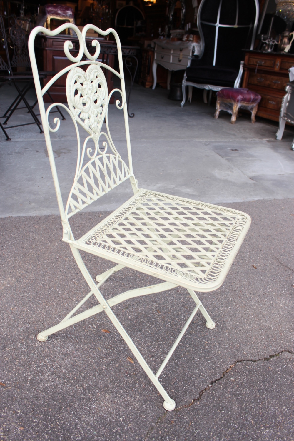 Nostalgischer Gartenstuhl/ cremeweiss