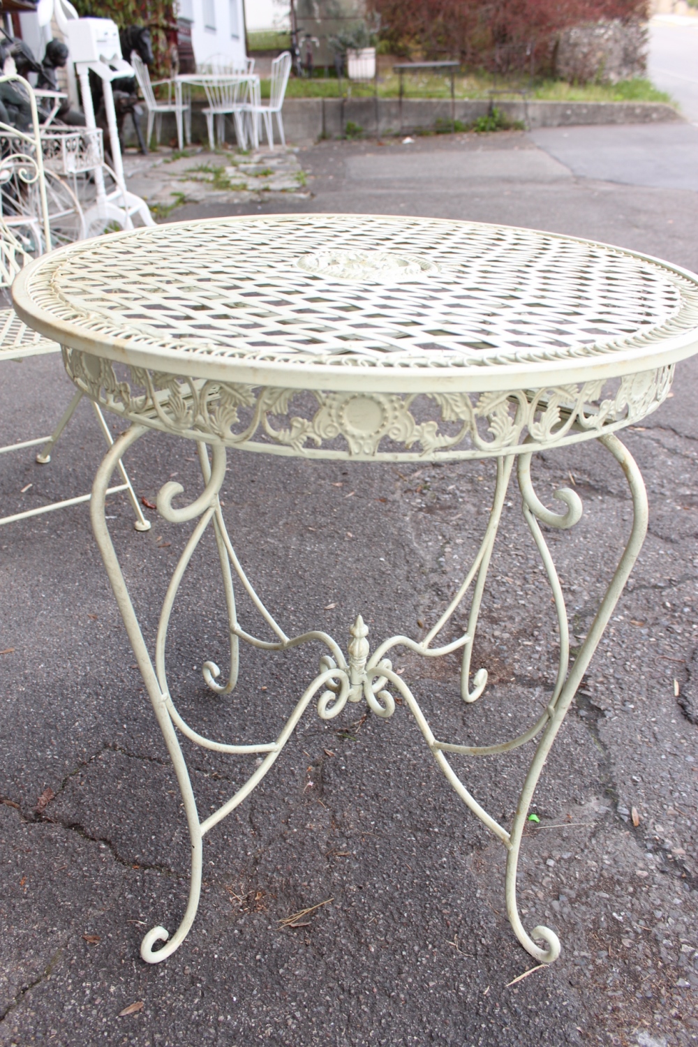 Gartentisch / Eisen cremeweiss