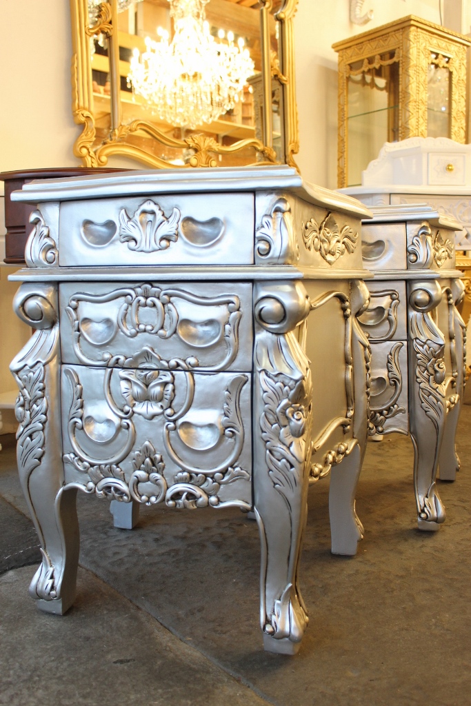 Beistelltisch /Nachttisch Rokoko Silber