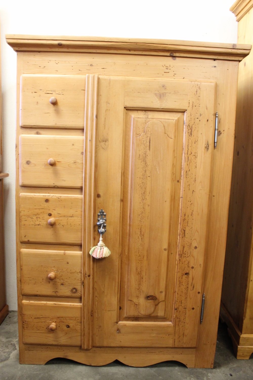 Schaffreitenschrank massiv Tanne / verkauft